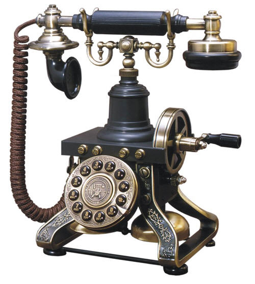 Телефон Ларса Магнуса Эрикссона, ставший визитной карточкой фирмы Ericsson. Аппарат был очень популярен в дореволюционной России. История телефонов: Первый телефонный звонок